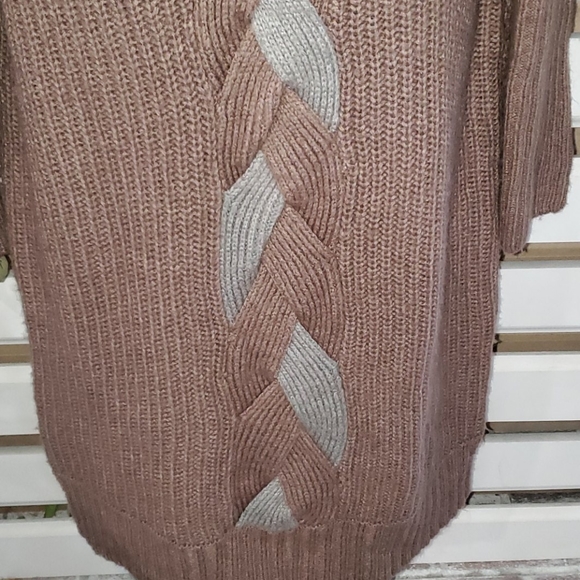 DARRIA sweater.   #2616 - Picture 5 of 8